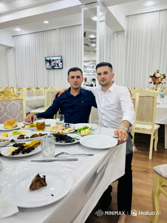 Elegant Banquet Hall: Men Enjoy Dance, Give Tip – AI Generated Video | Hailuo AI