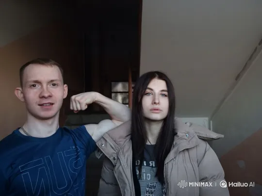 Young Couple and Daughter's Heartwarming Embrace – AI Generated Video | Hailuo AI
