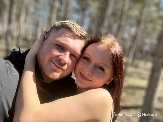 Candid Family Moment Captures Warm Embrace – AI Generated Video | Hailuo AI
