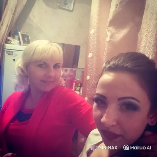 Affectionate Mother-Daughter Selfie Moment – AI Generated Video | Hailuo AI