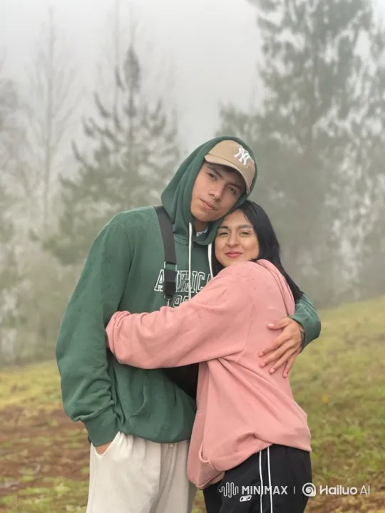 Young Couple Reunites with Daughter in Mexican Town – AI Generated Video | Hailuo AI