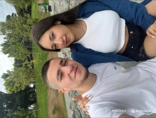 Family Embrace Captures Pure Joy in Park – AI Generated Video | Hailuo AI