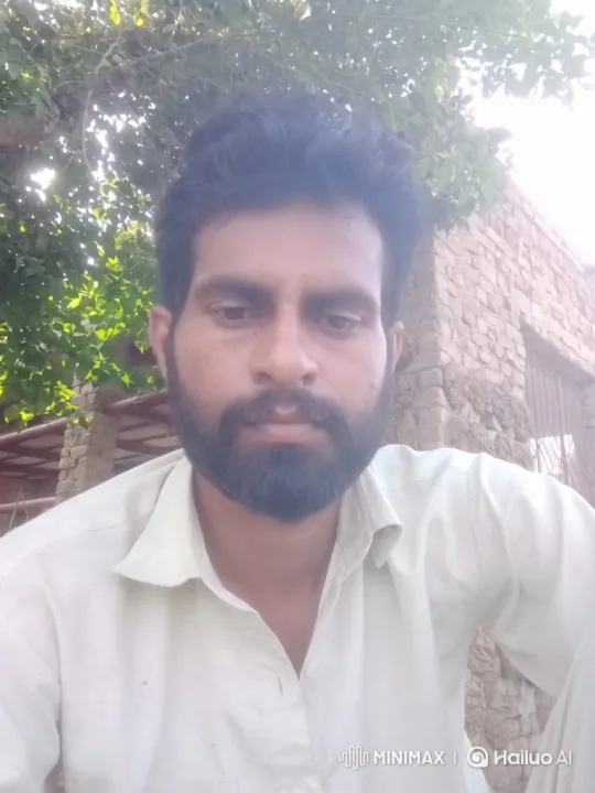 Man Centered in Complex Camera Tracking Shot – AI Generated Video | Hailuo AI