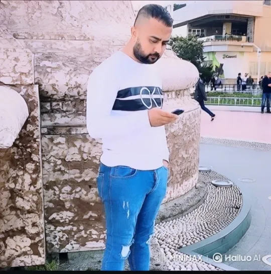 Man Surprised by Police in Urban Plaza – AI Generated Video | Hailuo AI