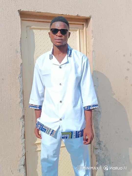 Confident Office Manager Struts in White Outfit – AI Generated Video | Hailuo AI