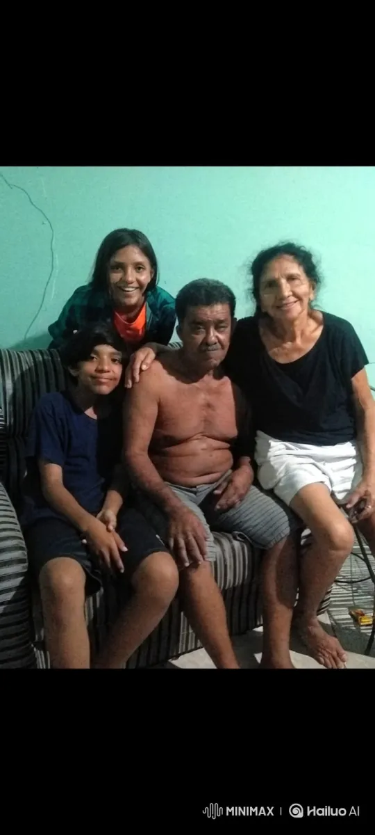 Elderly Couple's Tender Embrace in Timeless Photo – AI Generated Video | Hailuo AI