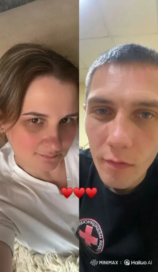 Family Embraces Happy Toddler in Evening Video – AI Generated Video | Hailuo AI