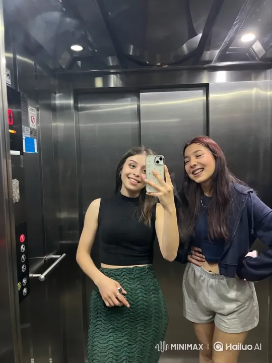 Family Reunion: Women Embrace Children on Summer Evening – AI Generated Video | Hailuo AI