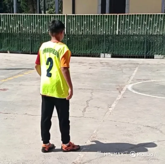Young Person Resists Arrest, Draws Gun on Officers – AI Generated Video | Hailuo AI