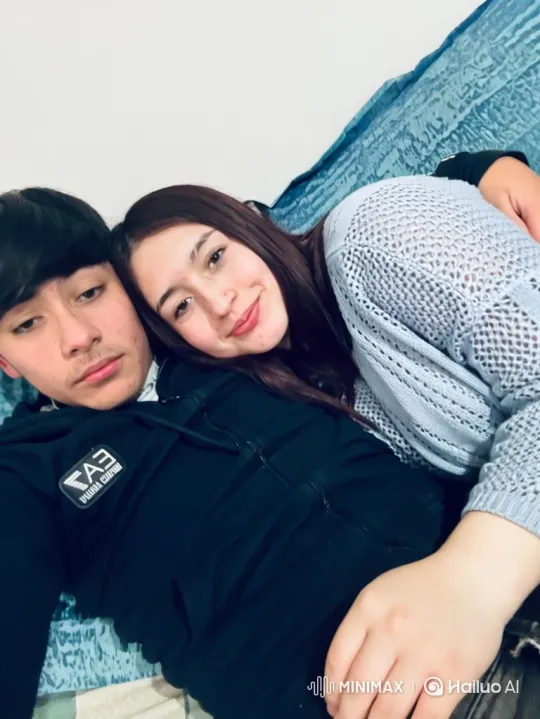 Family Joy Captured in Candid Home Video – AI Generated Video | Hailuo AI