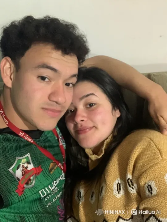 Family Embrace Captures Intimate Moment of Love – AI Generated Video | Hailuo AI