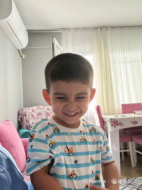 Boy's Joyful Reaction to a Colorful Lollipop – AI Generated Video | Hailuo AI