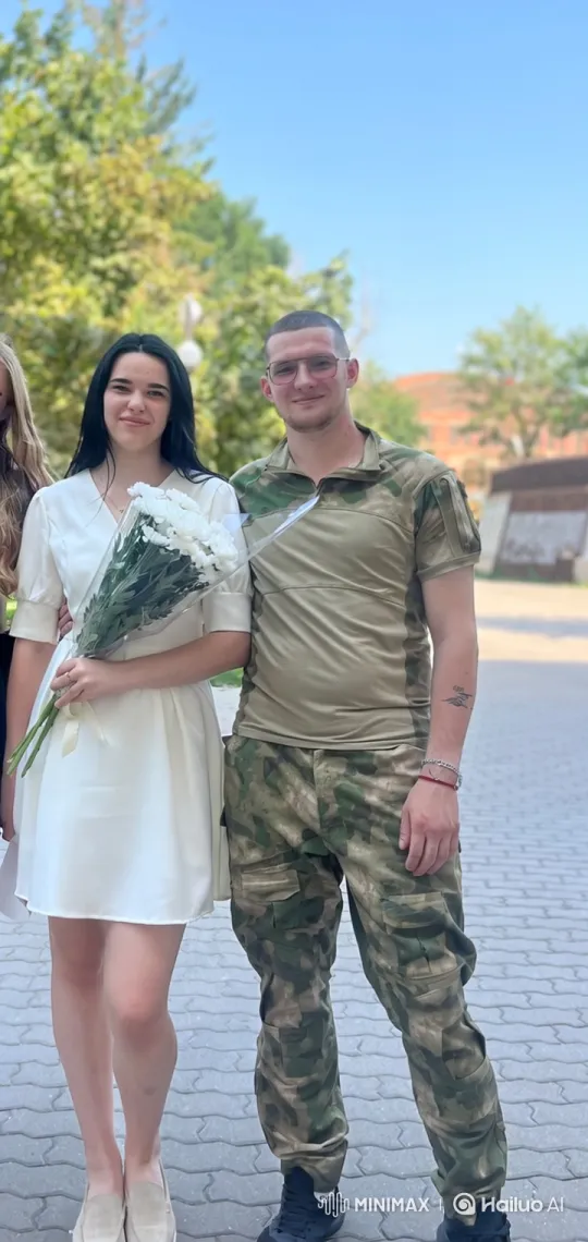Family Embrace Captured on a Summer Evening – AI Generated Video | Hailuo AI
