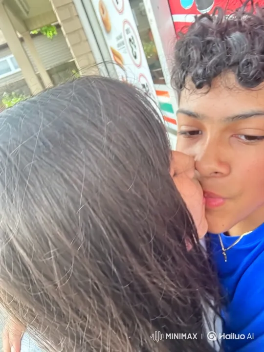 Young Couple's Intimate Moment with Their Daughter – AI Generated Video | Hailuo AI