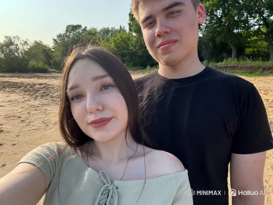 Family Embraces in Intimate Summer Evening Video – AI Generated Video | Hailuo AI