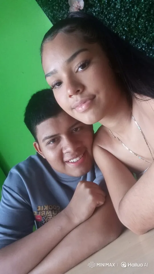 Intimate Family Moment Captured in Hyper-Realistic Animation – AI Generated Video | Hailuo AI