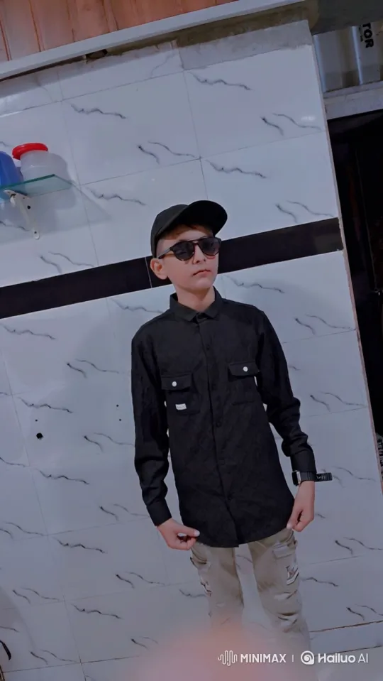 Boy in Plane Observes Cityscape in Slow-Mo and Fast-Forward – AI Generated Video | Hailuo AI