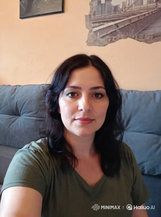 Woman Receives White Daisies, Shows Quiet Joy – AI Generated Video | Hailuo AI