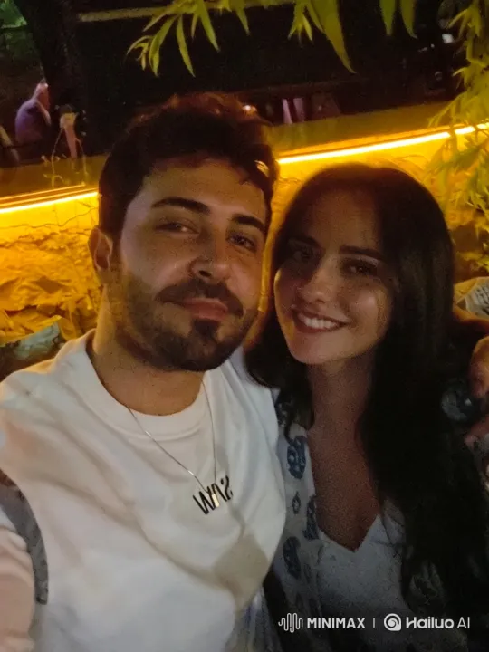 Family Embraces Children in Summer Evening Hug – AI Generated Video | Hailuo AI