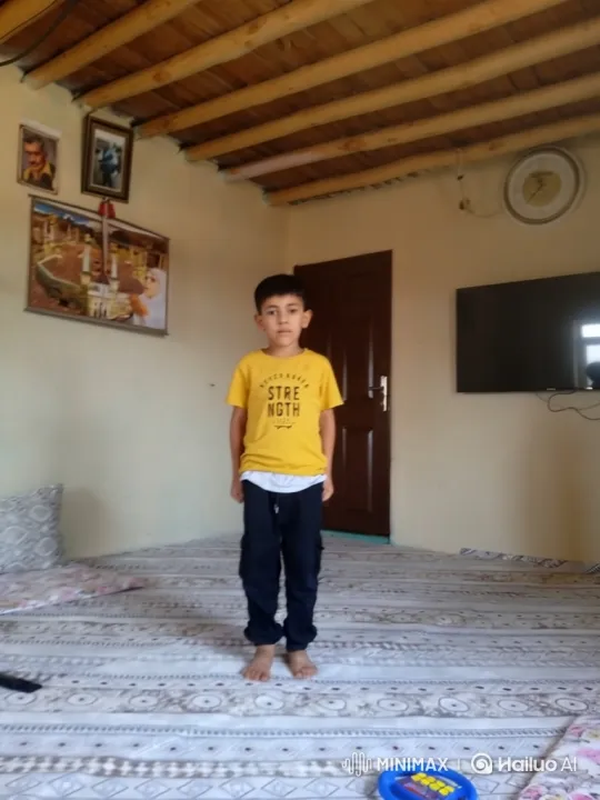 Young Boy Defeats Two Officers in Martial Arts Display – AI Generated Video | Hailuo AI