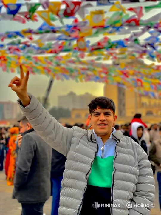 Young Man Celebrates, Assaults Police in Crowded Square – AI Generated Video | Hailuo AI