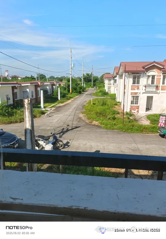 Suburban Street Terrorized by Mysterious UFO – AI Generated Video | Hailuo AI