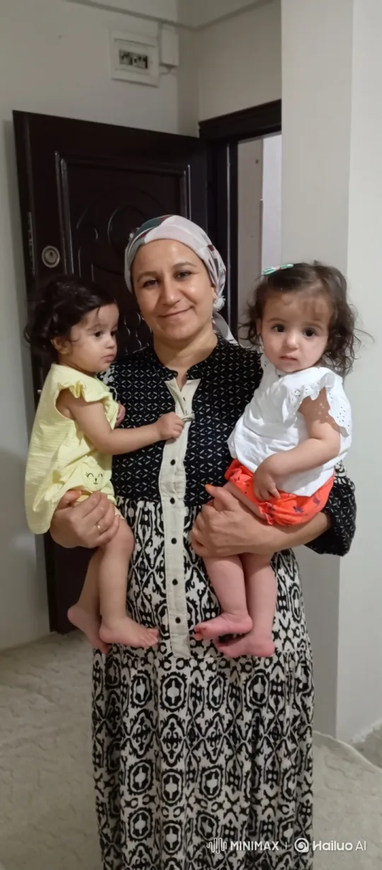Woman Receives Sweet Kisses from Two Babies – AI Generated Video | Hailuo AI