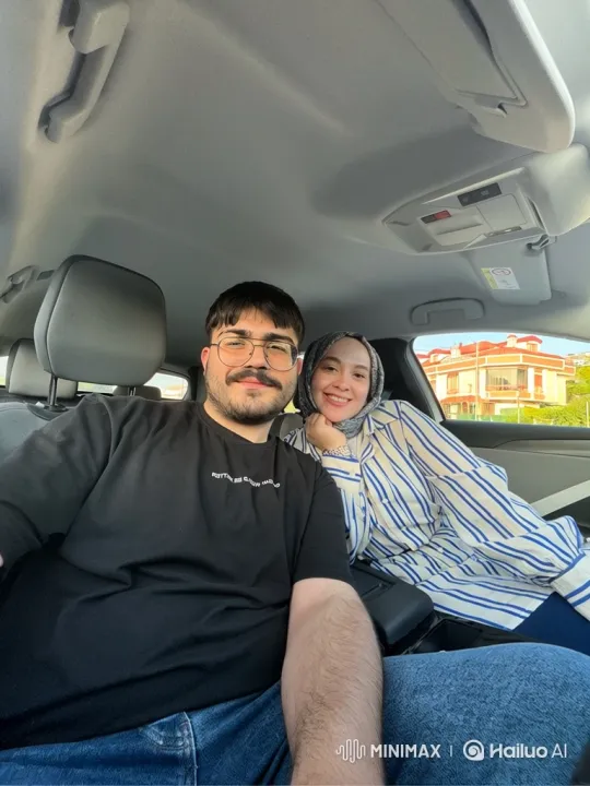 Family Embrace Captured on Realistic Vertical Video – AI Generated Video | Hailuo AI