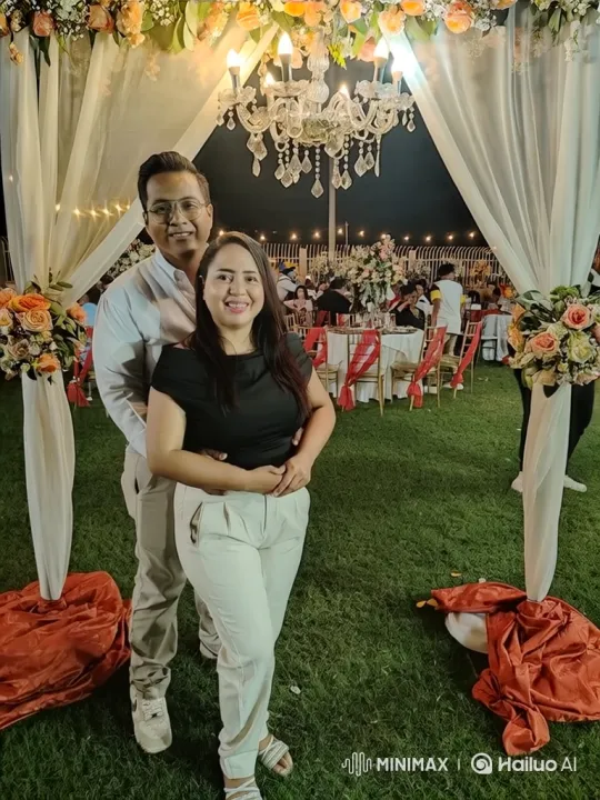 Romantic Family Celebration with Loving Embrace – AI Generated Video | Hailuo AI