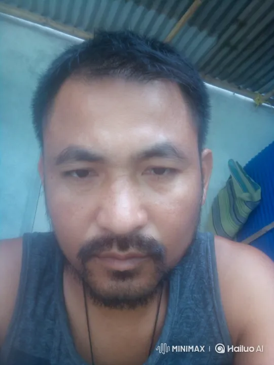 Man with Parrot on Shoulder – AI Generated Video | Hailuo AI