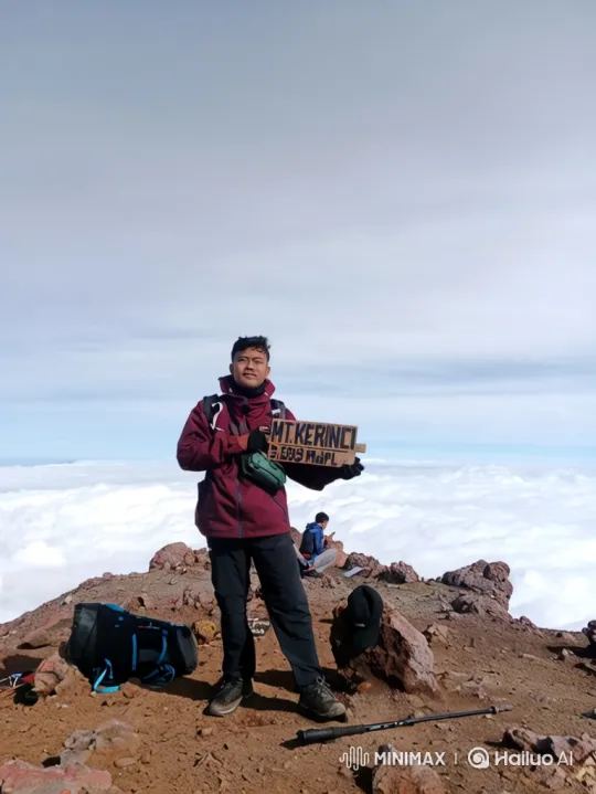 Panoramic Journey from Mt. Kerinci to Earth's Orbit – AI Generated Video | Hailuo AI