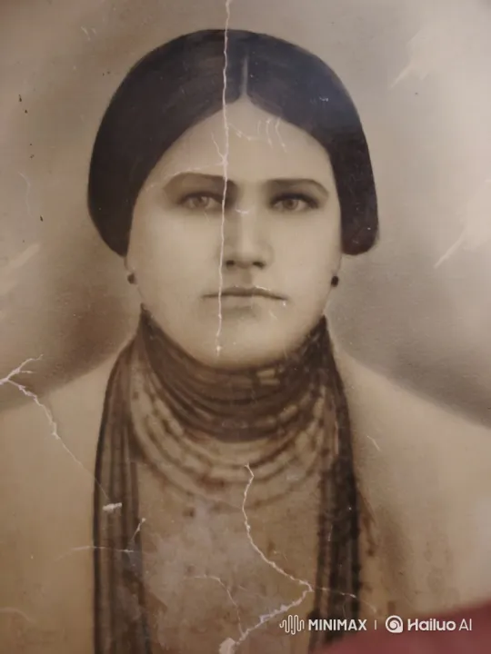 Restored Photograph Comes to Life with a Smile – AI Generated Video | Hailuo AI