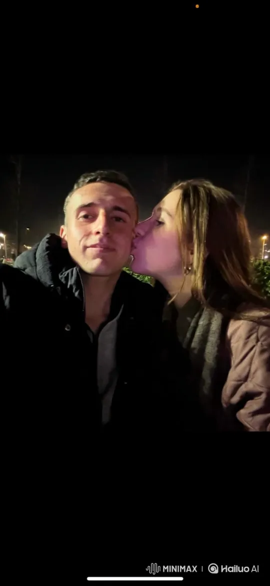 Family Harmony Captured in Intimate Summer Moment – AI Generated Video | Hailuo AI