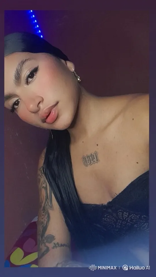 Mother and Daughter's Intimate Moment Captured – AI Generated Video | Hailuo AI