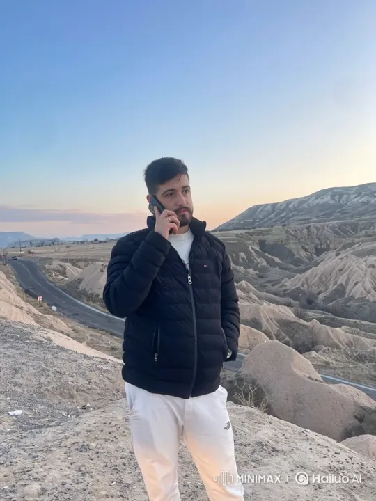 Man on Canyon Overlook Surprised by Police Approach – AI Generated Video | Hailuo AI