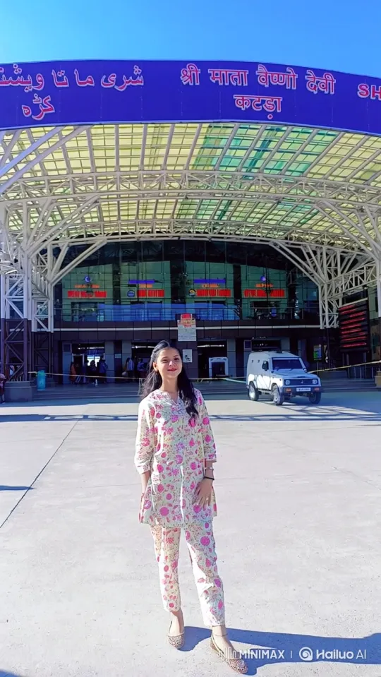 PM Modi and Woman Greet with Handshake at Katra Station – AI Generated Video | Hailuo AI