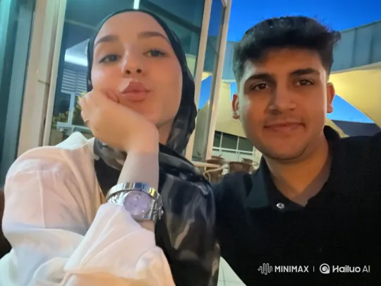Family Reunion: Summer Evening's Warm Embrace – AI Generated Video | Hailuo AI