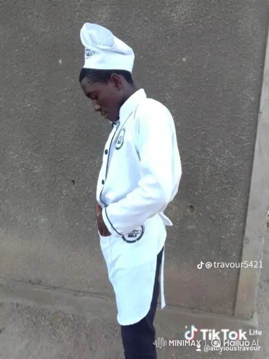 Young Chef's Surprise Affectionate Moment – AI Generated Video | Hailuo AI