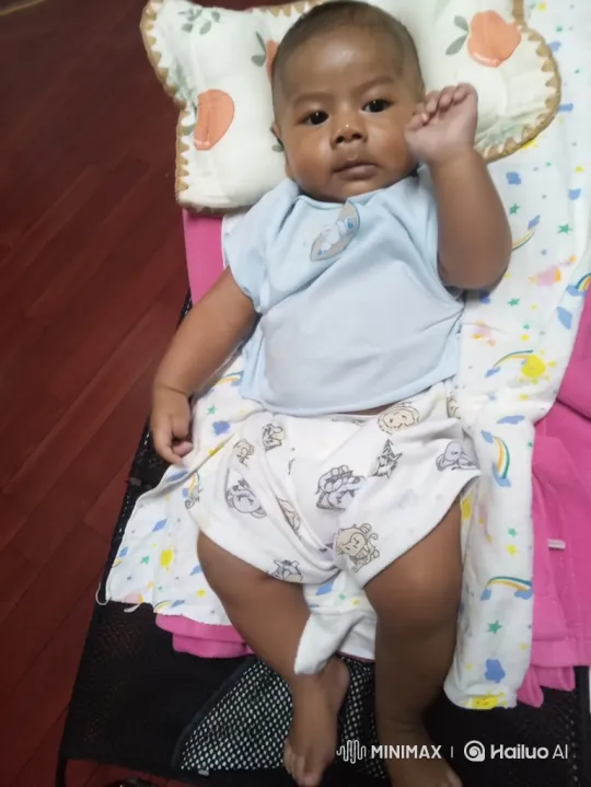 Baby Transforms into Bee, Joyfully Flies with Flower – AI Generated Video | Hailuo AI