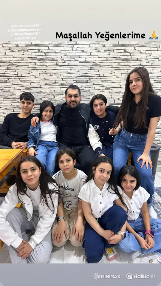 Family Portrait Interrupted by Authorities – AI Generated Video | Hailuo AI