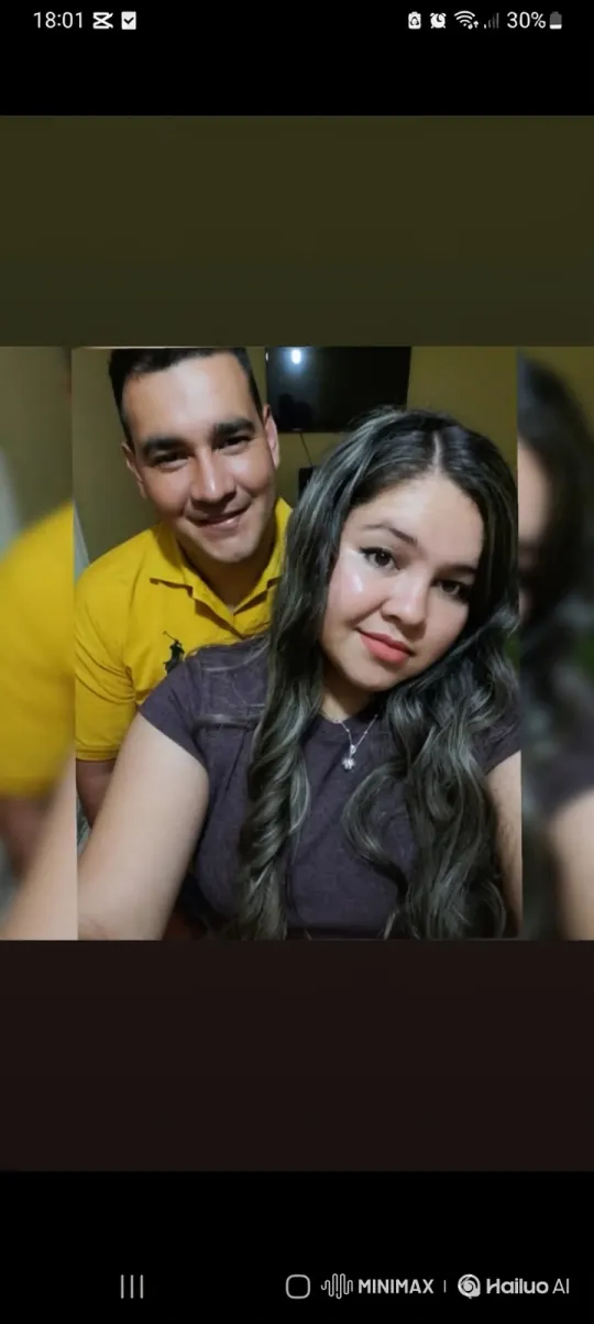 Family Embrace Captured in Intimate Video – AI Generated Video | Hailuo AI