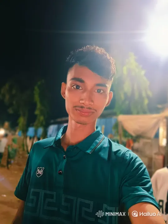 Romantic Couple Enjoying Golden Hour's Warmth – AI Generated Video | Hailuo AI