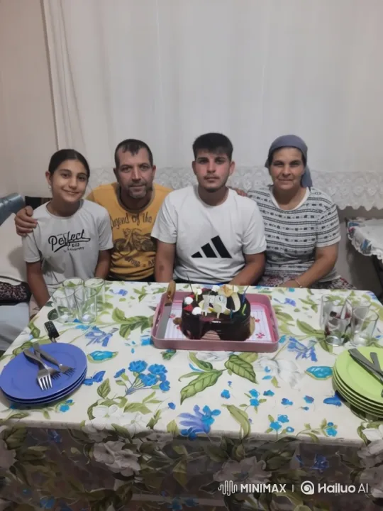Family Embrace Captured on Smartphone Video – AI Generated Video | Hailuo AI
