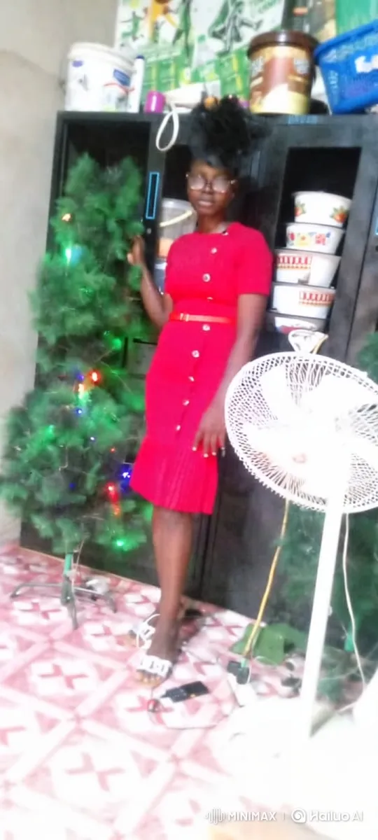 Young Woman Greets Viewers with a Friendly Wave – AI Generated Video | Hailuo AI