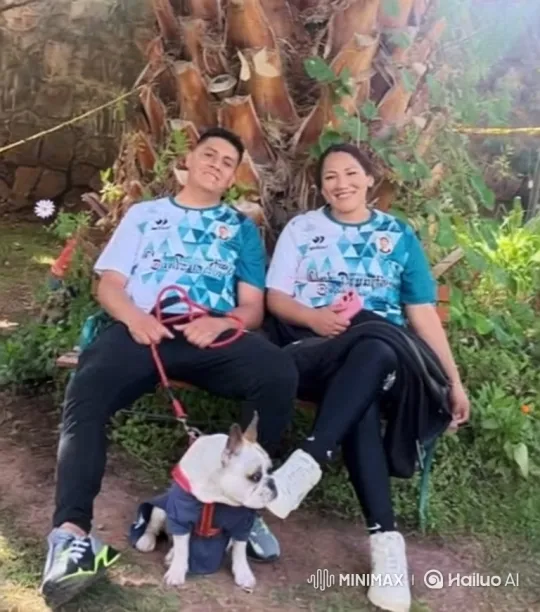 Heartfelt Family Moment Captured on Smartphone Video – AI Generated Video | Hailuo AI