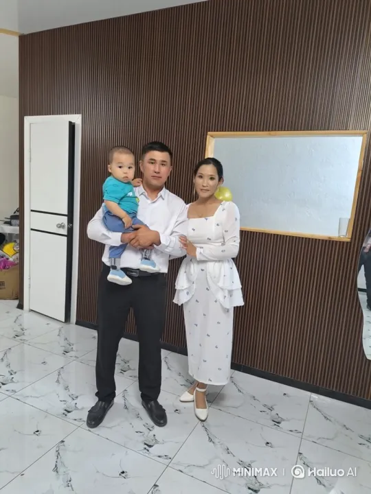 Family Portrait Transitions to Martial Arts Fight Scene – AI Generated Video | Hailuo AI