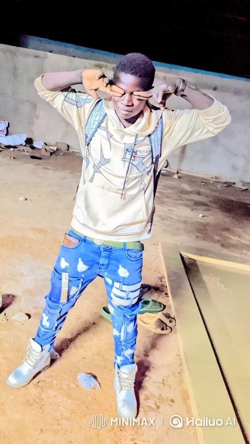 Young Man Poses with Dynamic Camera Tracking – AI Generated Video | Hailuo AI