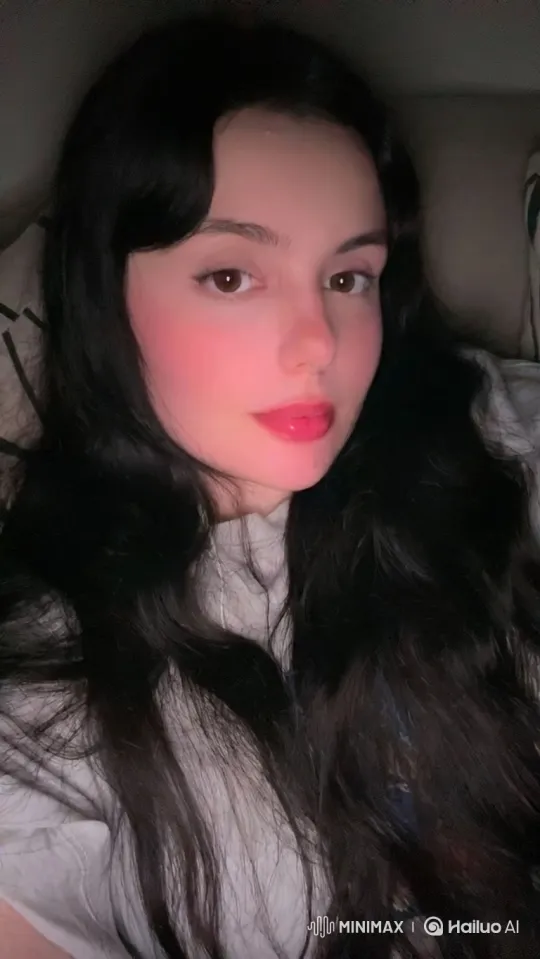 Mother and Daughter's Tender Moment – AI Generated Video | Hailuo AI