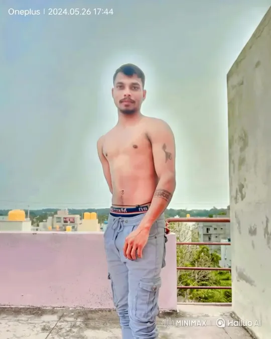 Golden Hour Romance in Urban Park Setting – AI Generated Video | Hailuo AI
