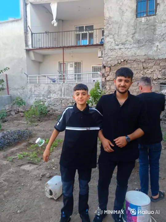 Young Man Defiantly Draws Gun on Approaching Police Officers – AI Generated Video | Hailuo AI